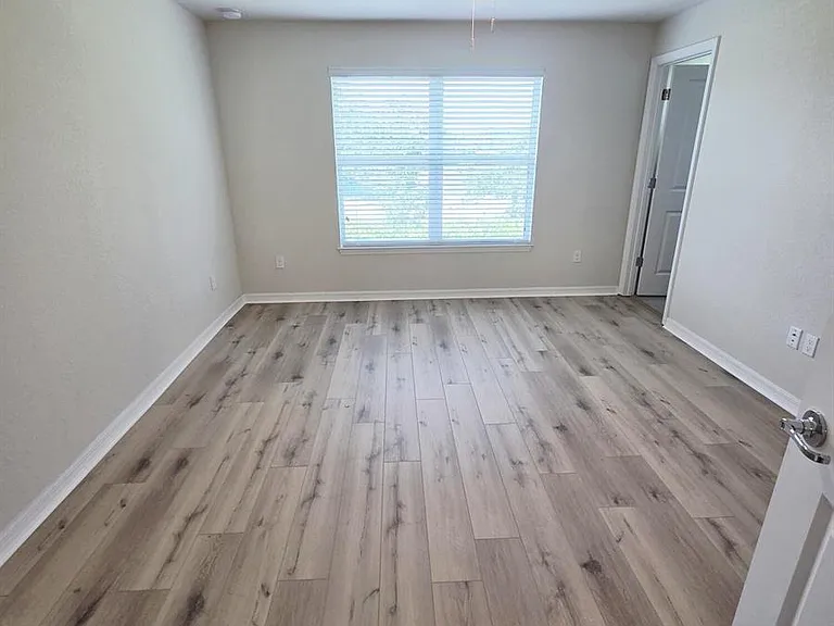 3213 Watercress Dr — Photo 8