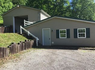 6160 S Wardell Ext SE, Uhrichsville, OH 44683