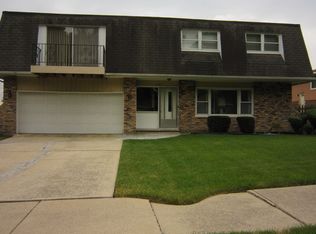 8751 W 73rd Pl, Justice, IL 60458