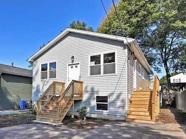 39 Ballou St, Cumberland, RI 02864