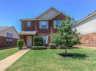 208 Pecos Trl, Aubrey, TX 76227