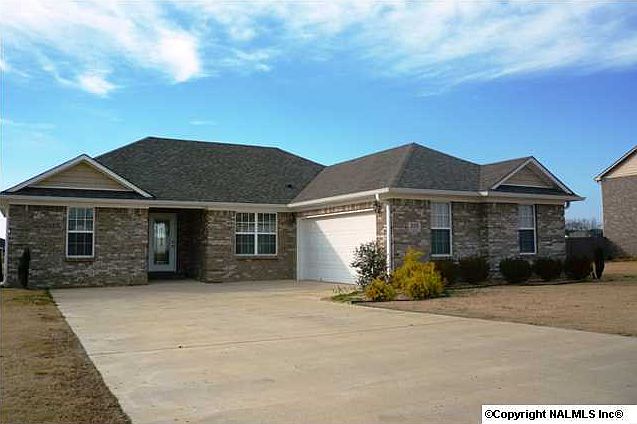 1st image of 310 Ravens Crest Dr