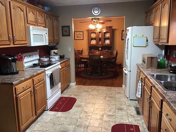 4th image of 206 Caroline Ave