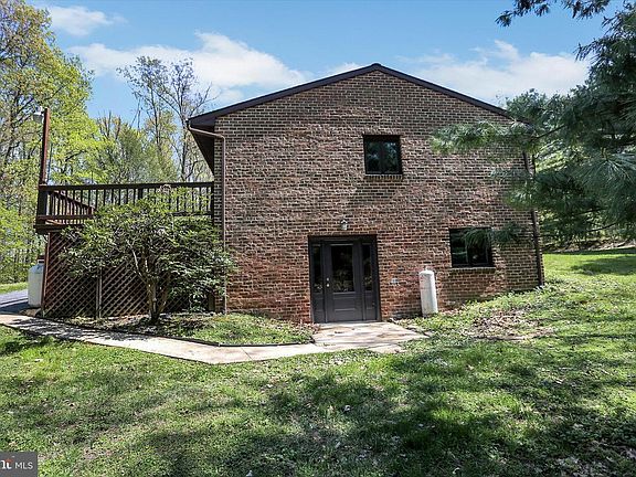4th image of 680 Lynes Rd