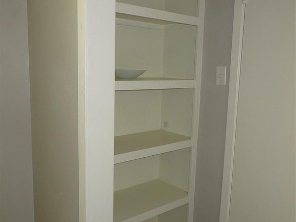 5th image of 8716 Club House Dr #5