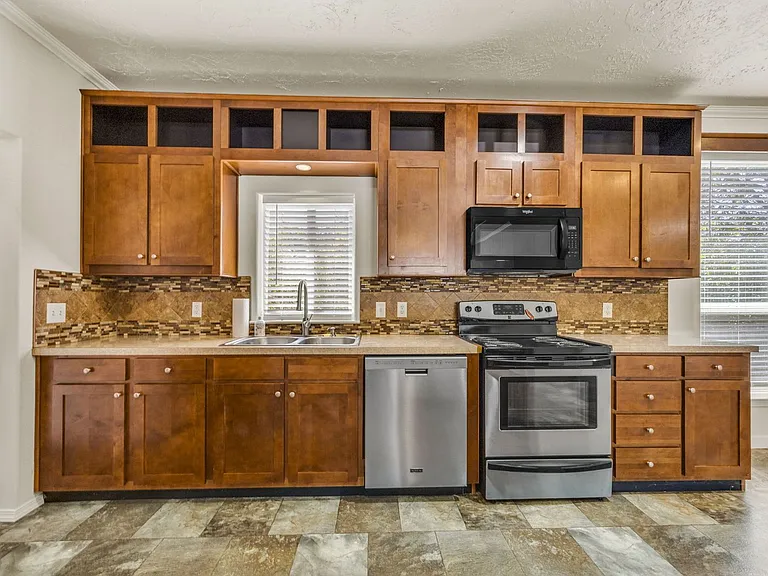 225 Wilson Rd — Photo 10