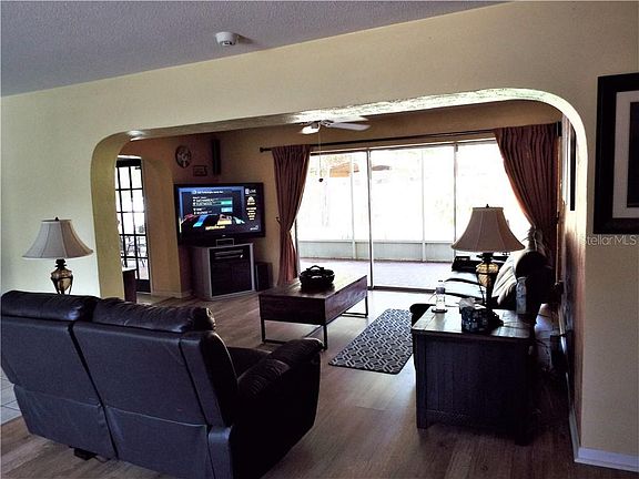 4th image of 4017 Harbor Hills Dr