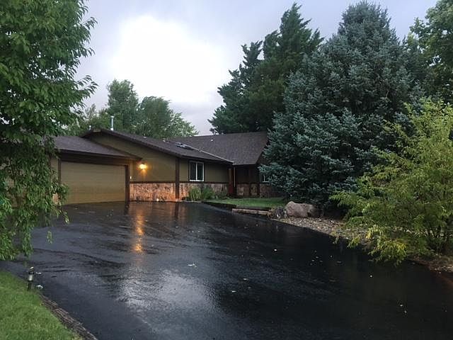 House has been painted since this picture was taken. The house is now a white color. New photo will be uploaded soon