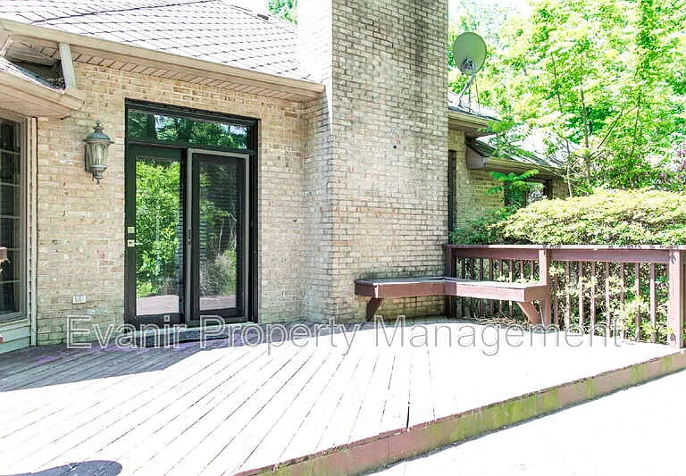 113 Brittany Ln — Photo 36