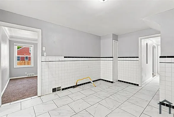 11867 Elmdale St — Photo 14