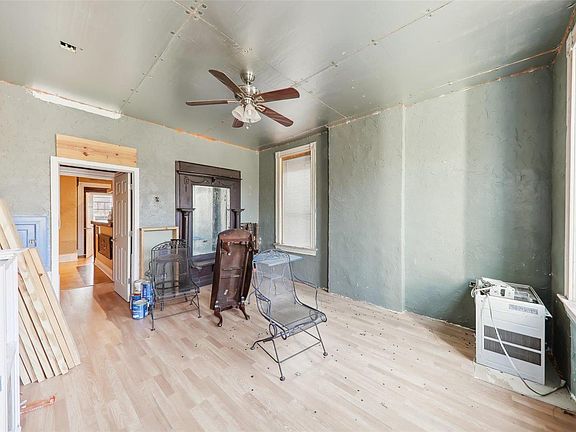 4th image of 3315 Iowa Ave
