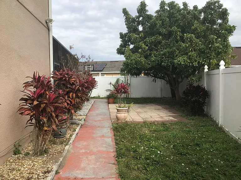 410 Bloomfield Dr — Photo 27