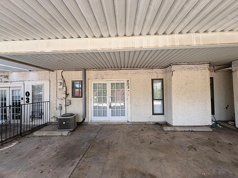 805 W Rochelle Rd — Photo 21