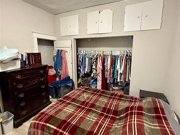 4th image of 2235 3rd Ave