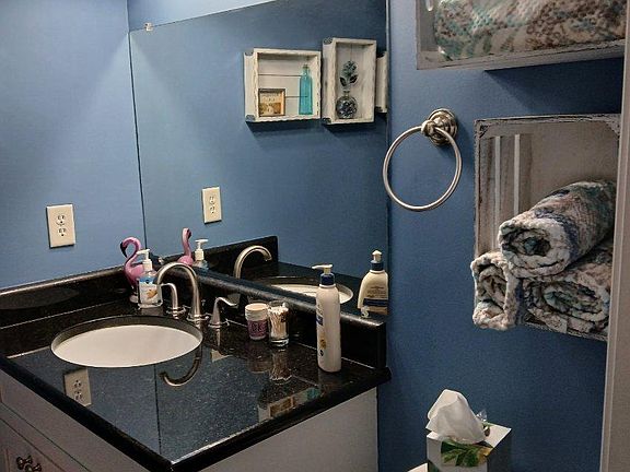 4th image of 437 Nettles Blvd #437