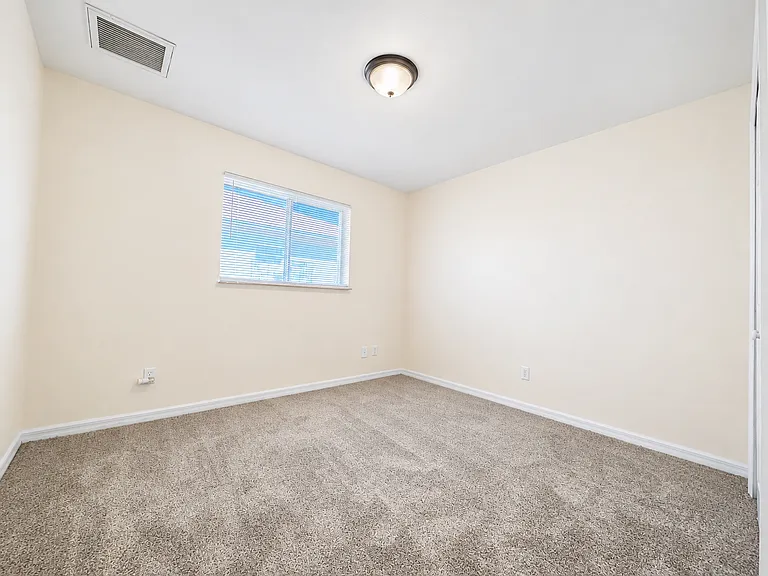 1105 Harold Ave S — Photo 27