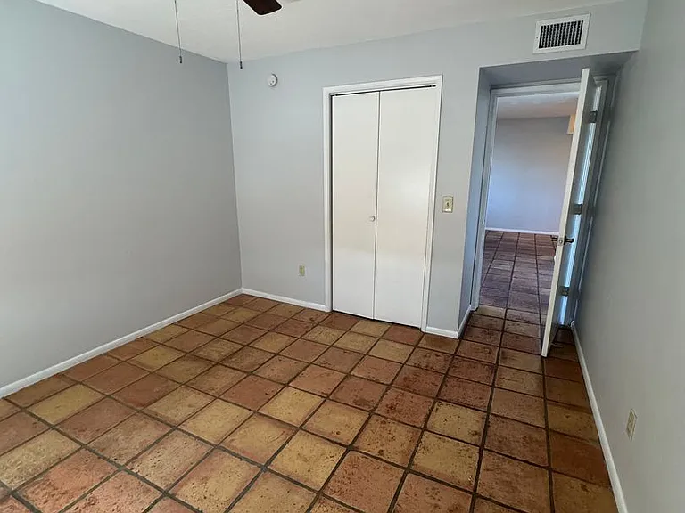 3208 E Almartin St — Photo 8