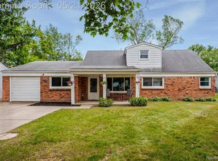 34685 Bridgeman St, Farmington Hills, MI 48335