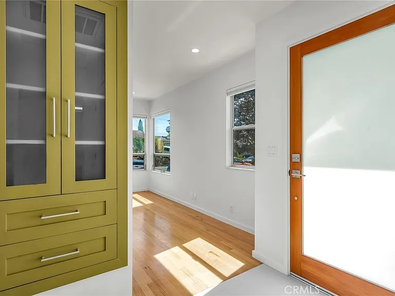 8447 Kittyhawk Ave — Photo 3