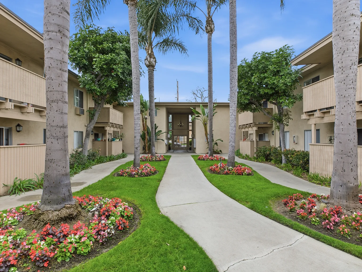 16208 Cornuta Apartments — Photo 1