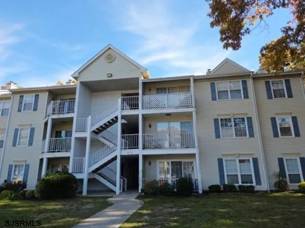 96 Iroquois Dr #18, Galloway, NJ 08205