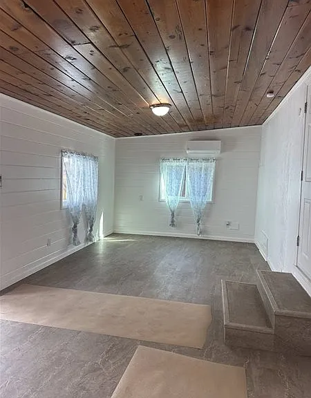 357 W Main St — Photo 3