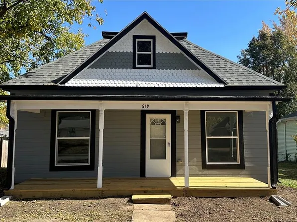 619 N Main St, Ottawa, KS 66067