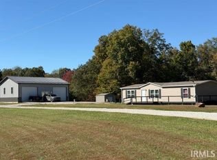 8205 E Sycamore Rd, Bloomfield, IN 47424
