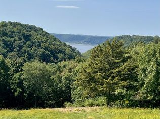 31 Lund Ln, Ferryville, WI 54628