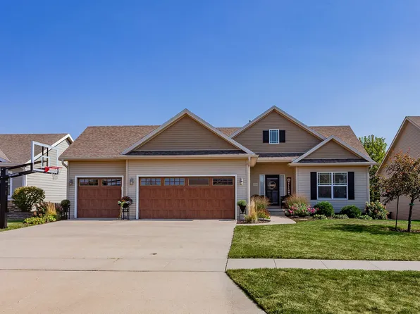 2115 SE Crabapple Ct, Waukee, IA 50263