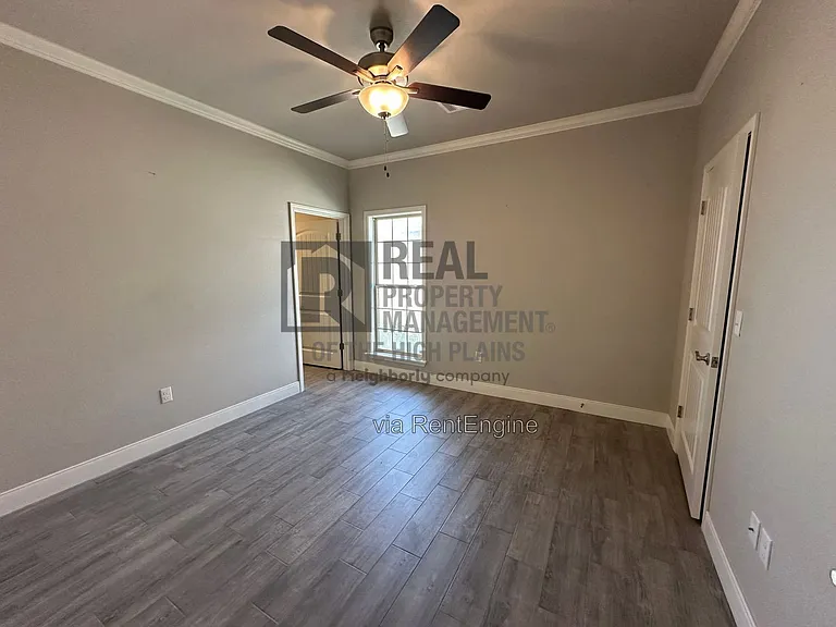 7604 Crestline Dr — Photo 8