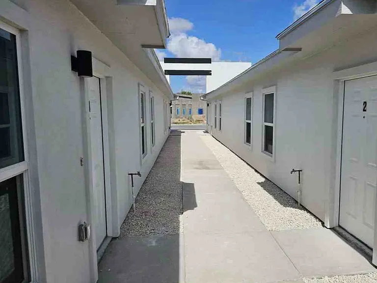 508 N Emerald Ave #1 — Photo 10