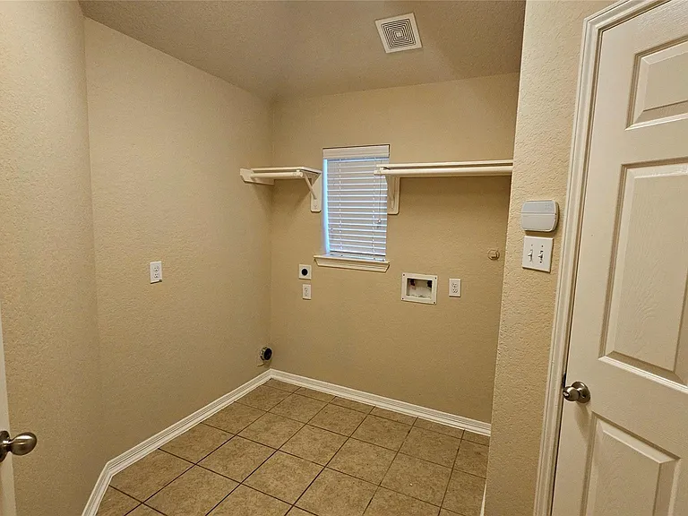 1219 Pecos Pass Dr — Photo 18