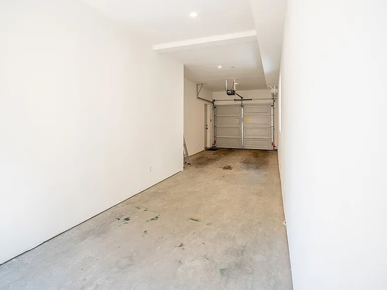 246 N Dillon St #1/2 — Photo 36