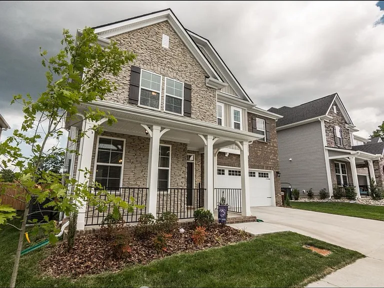 2865 Whitebirch Dr — Photo 2