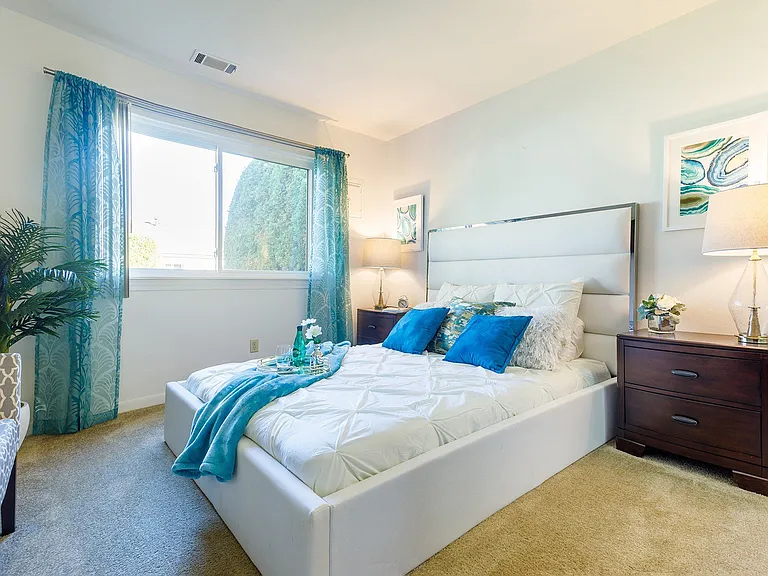 Waters Landing Apartments — Photo 7