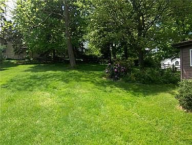 2nd image of 207 Braun Dr