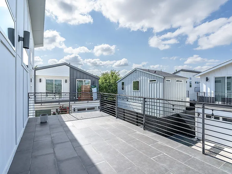 1419 Montopolis Dr #1 — Photo 22