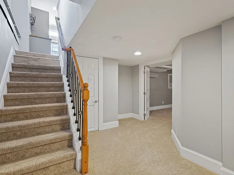2370 Elm St — Photo 8