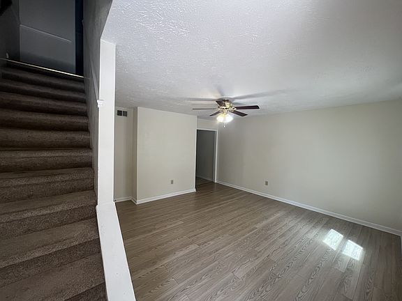 5th image of 1360 Windy Ridge Rd #1