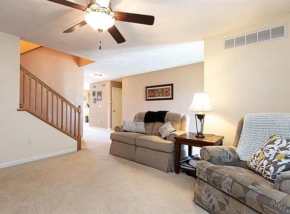 4th image of 755 Moorland Cir