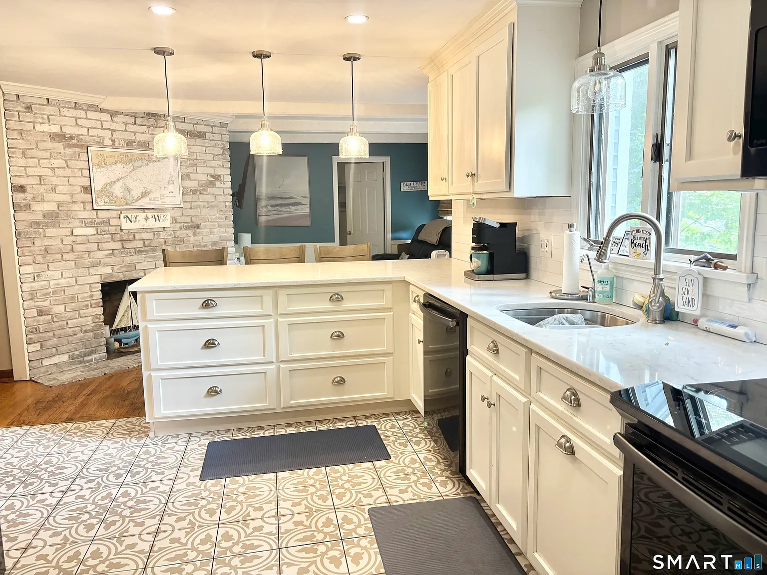 3 bed, 2.5 bath, 1968 sqft, $3,000 — Photo 4