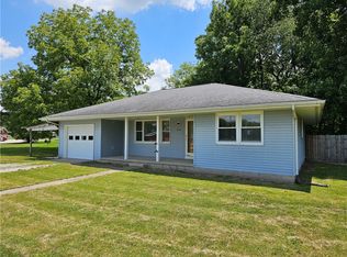 304 N Jay Hayden Dr, Greenup, IL 62428