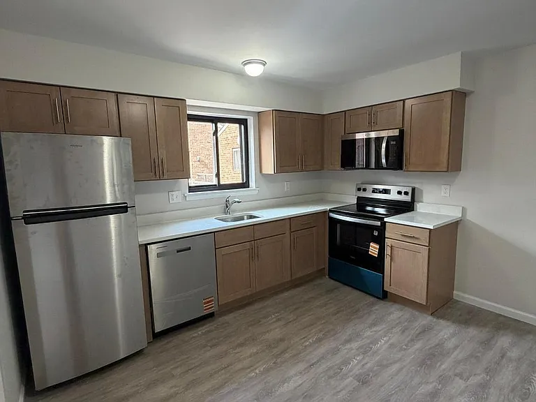 812 Meadow Woods Ln — Photo 4