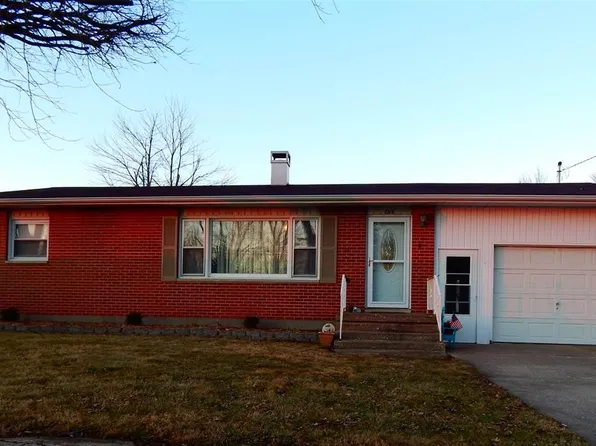 208 W School St, Camp Point, IL 62320