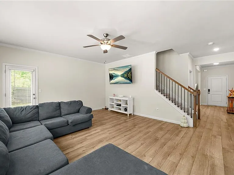 2195 Cormac St — Photo 10