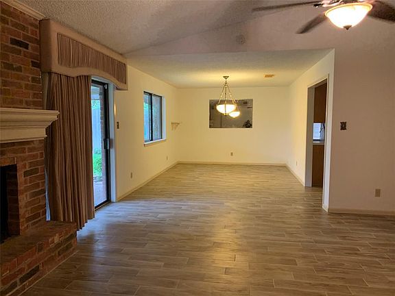 5th image of 10710 Sagebluff Dr