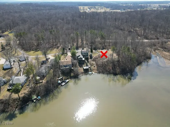 11276 Diehl Lake Dr, Berlin Center, OH 44401