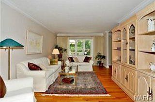 4th image of 495 Hillbrook Dr
