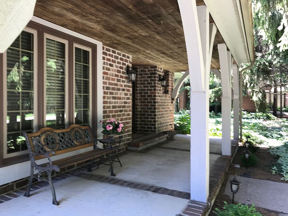 2nd image of 8135 Somerset Rd